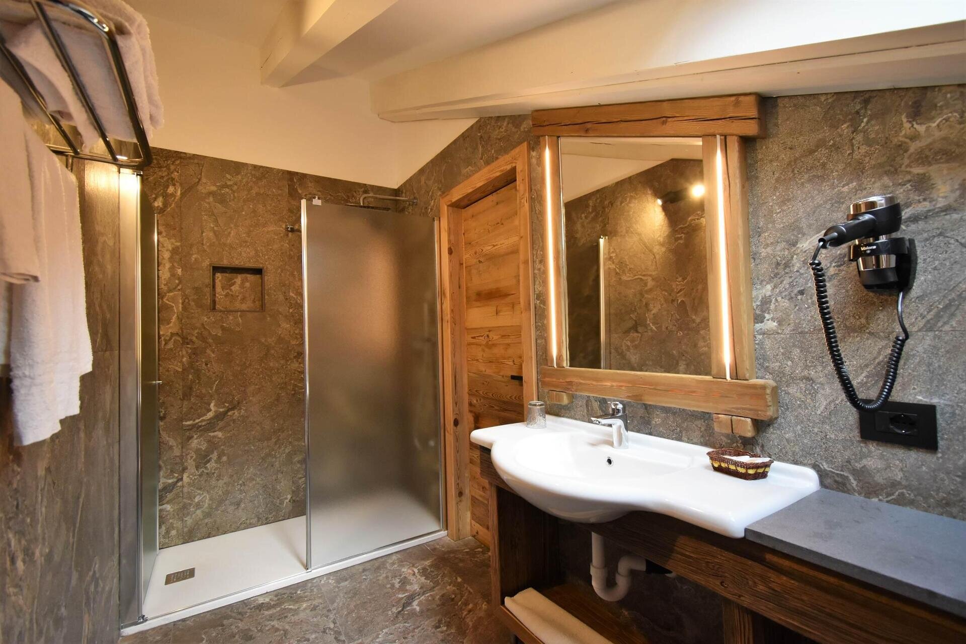 Bathroom Double Alpine