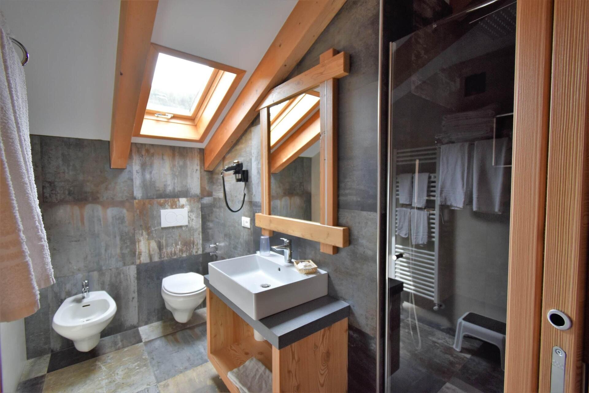 Junior suite Alpine 5 pax "the bathroom"