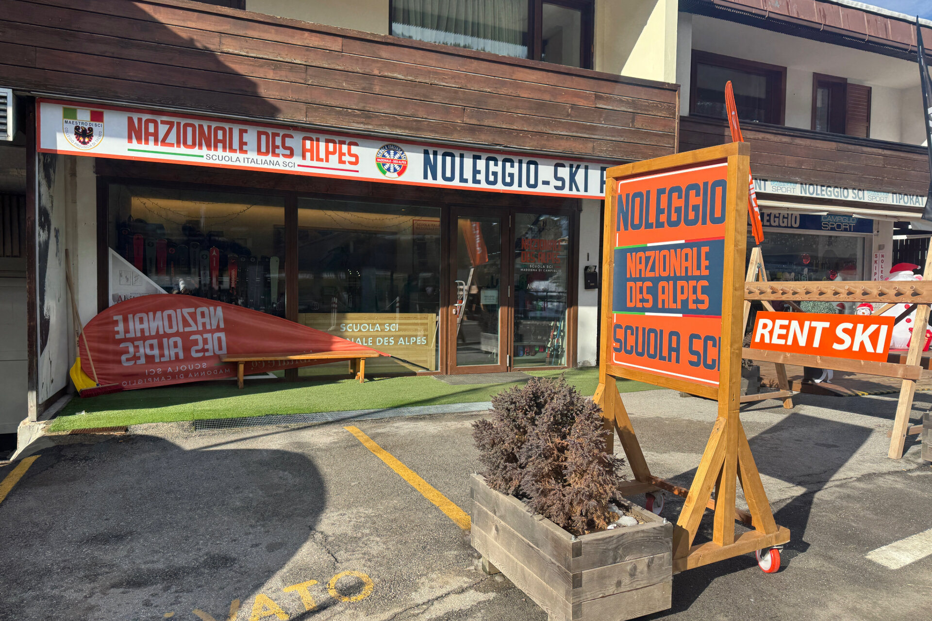 Noleggio Sci Nazionale Des Alpes - Viale Dolomiti di Brenta