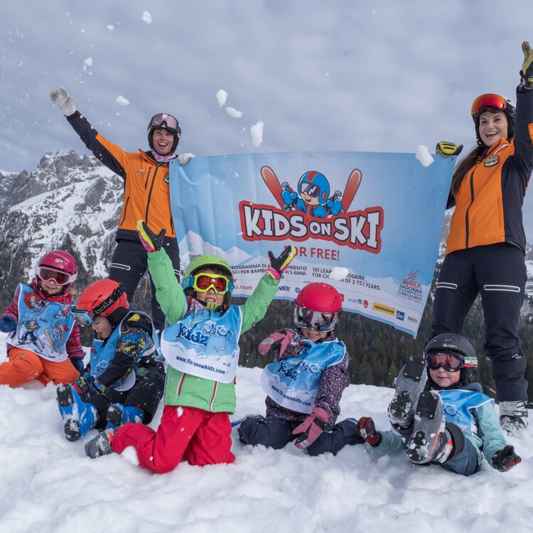 Kids on Ski