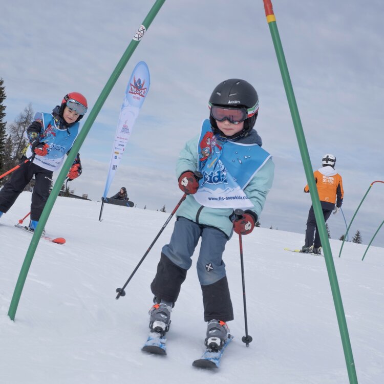 Kids on Ski